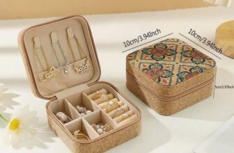 [🆕🇻🇳] Shop Bin&Bon Made in Việt Nam, Cambodia 😎❤️️⭐️   GOM HỘP ĐỰNG TRANG SỨC HỌA TIẾT VINTAGE
Only #79k/c
Kích thước hộp 10*10*5cm
Hộp đựng di động tiện lưu trữ trang sức khi cần du lịch, công tác hoặc lưu t , shares-0✔️ , likes-4❤️️ , date-2024-11-11 19:40:06🇻🇳🇻🇳🇻🇳📰🆕