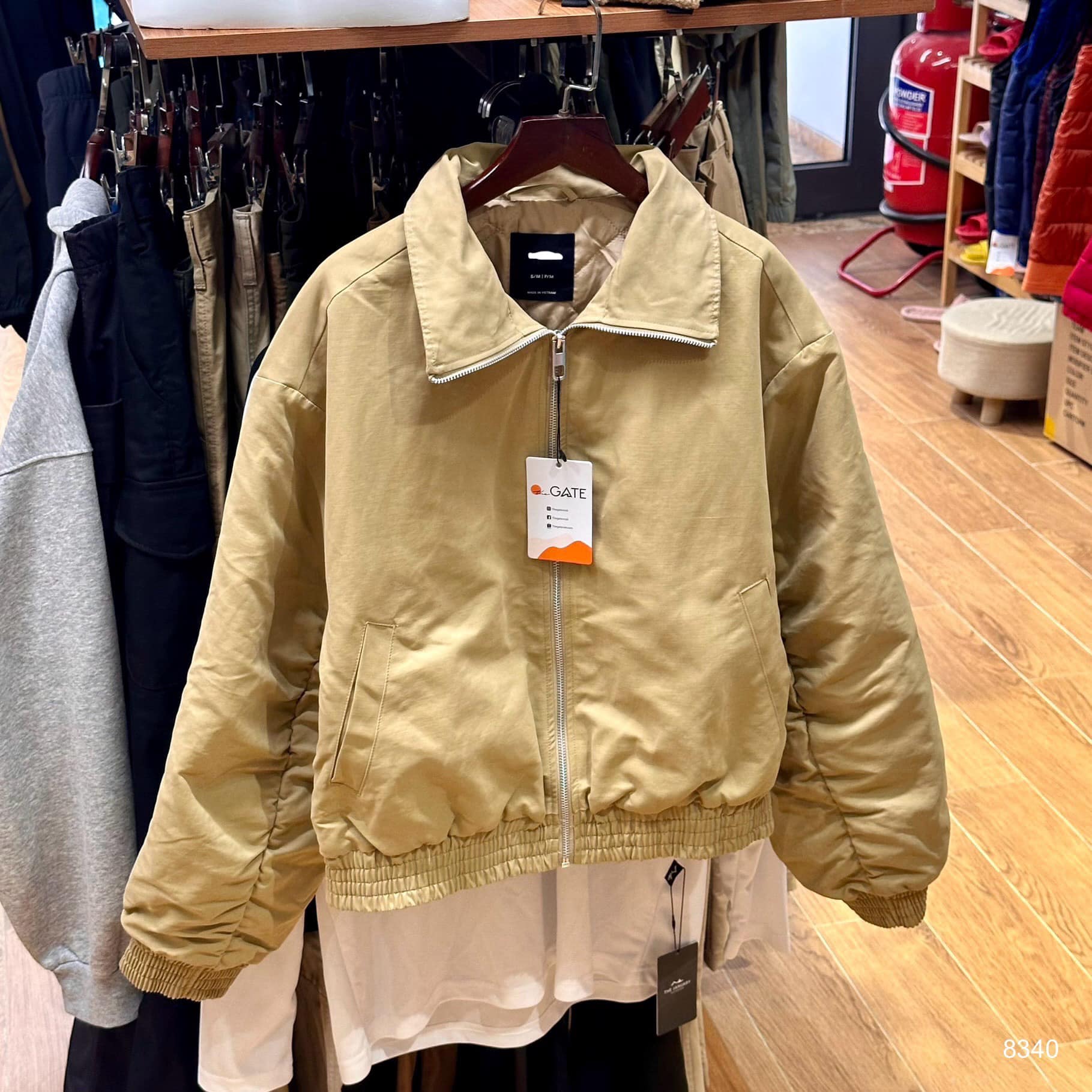 [🆕🇻🇳] The Gate – VNXK 👕 Top1Fashion 👗  Mẫu áo khoác crop mới từ Côtto.un siêu đẹp lên kệ phục vụ các chị  Thiết kế hai lớp vừa ấm áp, vừa xinh xắn  Form crop cực tốt dáng luôn  phù hợp cho những , shares-0✔️ , likes-3❤️️ , date-2024-11-11 16:00:10🇻🇳🇻🇳🇻🇳📰🆕