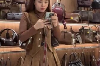 [???] Bcloud – Quần áo giày dép túi xách thời trang  ? Top1Fashion ?  CẢ NHÀ ƠI ! TIN VUI TIN VUIII !!! Mã bộ 4 món ( cvay – ghile – giữ nhiệt – dây lưng ) hôm trc báo khách chốt mà bị hết hàng thì nay kho báo có rùi ạ !!! Lạ , shares-1✔️ , likes-9❤️️ , date-2024-11-11 20:26:11????????