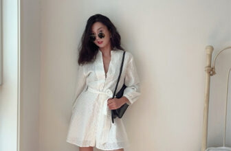 [???] V.I.C – XUẤT KHẨU – Hàng xuất khẩu có sẵn ? Top1Fashion ?  WHITE SHORT DRESSChiếc đầm thể hiện sự tinh hoa trong từng đường đường kim mũi chỉ, phom dáng cách tân lãng mạn được điểm xuyết các chi tiết thủ công làm , shares-1✔️ , likes-41❤️️ , date-2024-11-10 18:00:13????????