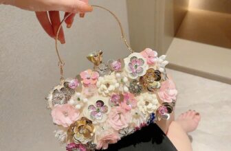 [???] Misa Bàn Cờ VNXK – Chuyên hàng vnxk ? Top1Fashion ?  Cốp hoa newww. Size 20cm , có dây xích đeo chéo . Có kèm box .
Giá : 4xx
, shares-0✔️ , likes-2❤️️ , date-2024-11-11 19:35:37????????