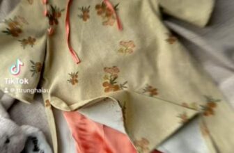 [???]  TinyDesign- Chuyên hàng thiết kế mẹ và bé ?‍?❤️️?⭐️ Áo dài là áo dài ơi | Thướt tha chi lắm cho trời đất ghen | Hai tà che giữa bon chen | Cho mềm dáng ngọc, cho hiền người ta! #tinywiny #tinydesign #leeau # , shares-0✔️ , likes-0❤️️ , date-2024-11-11 19:42:07????????