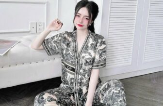 [???] NMee house  ? Top1Fashion ?  Em còn ít màu 2⃣3⃣0⃣ ạ
, shares-0✔️ , likes-0❤️️ , date-2024-11-12 14:55:03????????