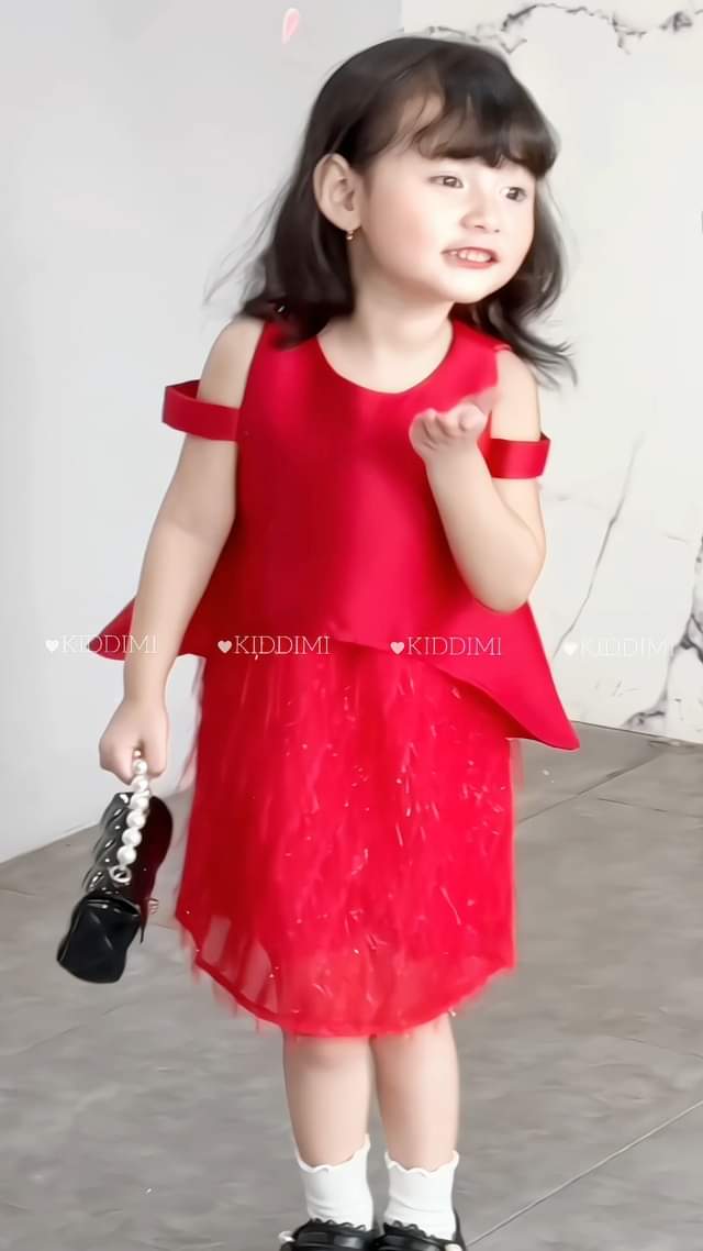 [???]  Kiddimi Việt Nam – Thời trang thiết kế phong cách thanh lịch cho bé.LOCAL BRAND for KIDS  ?‍?❤️️?⭐️ Nhìn em Mỡ lúc nào cũng iu đời 
 , shares-0✔️ , likes-0❤️️ , date-2024-11-11 23:35:42????????