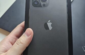 [🆕🇻🇳] Điện thoại xách tay Hàn quốc Công Dung ♥️️ Top1Shop 🛍️  13max/256 đẹp keng 99% kèm cả box và cáp zin chưa dùng. Máy chất,pin ngon, màn 120hz, bản quốc tế chạy 2 sim full, chụp ảnh ko tiếng. Giá hạt rẻ thôi chỉ 1 , shares-0✔️ , likes-12❤️️ , date-2024-11-10 19:24:19🇻🇳🇻🇳🇻🇳📰🆕