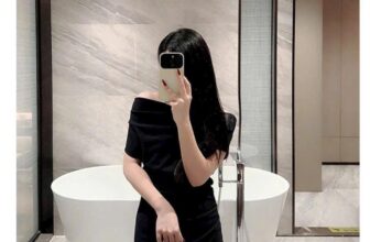 [???] Misa Bàn Cờ VNXK – Chuyên hàng vnxk ? Top1Fashion ?  Túi đá Bling bling quai xách mới
Size 19cm . Có dây dài đeo chéo .
Giá : 3xx
, shares-0✔️ , likes-0❤️️ , date-2024-11-11 21:00:27????????