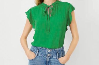 [???] TrucStore – Thời Trang Xuất Khẩu VNXK Cao Cấp _ New  ? Top1Fashion ?  Săn được mã hàng xịn đét, đẹp lắm luôn. Chốt nhanh, nhận hàng về tay là ưng ngay.
.
ANN
Size: XS   S   M  L
Màu: Xanh
Chất liệu: Thân trước voan  , shares-0✔️ , likes-0❤️️ , date-2024-11-12 04:12:20????????