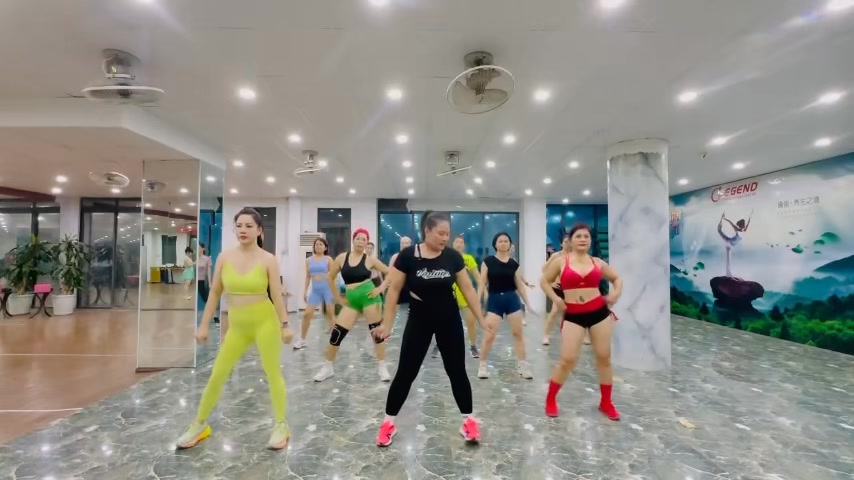 [???] Legend Fitness & Yoga Center Gamuda ? Top1Yoga ??‍♀️ Aerobics: Lợi ích và Tầm Quan Trọng trong Cuộc Sống hiện đại
Lợi ích sức khỏe của Aerobics

1. Cải thiện sức khỏe tim mạch
2. Giảm cân và duy trì vóc dáng
 , shares-0✔️ , likes-16❤️️ , date-2024-11-16 01:36:20????????