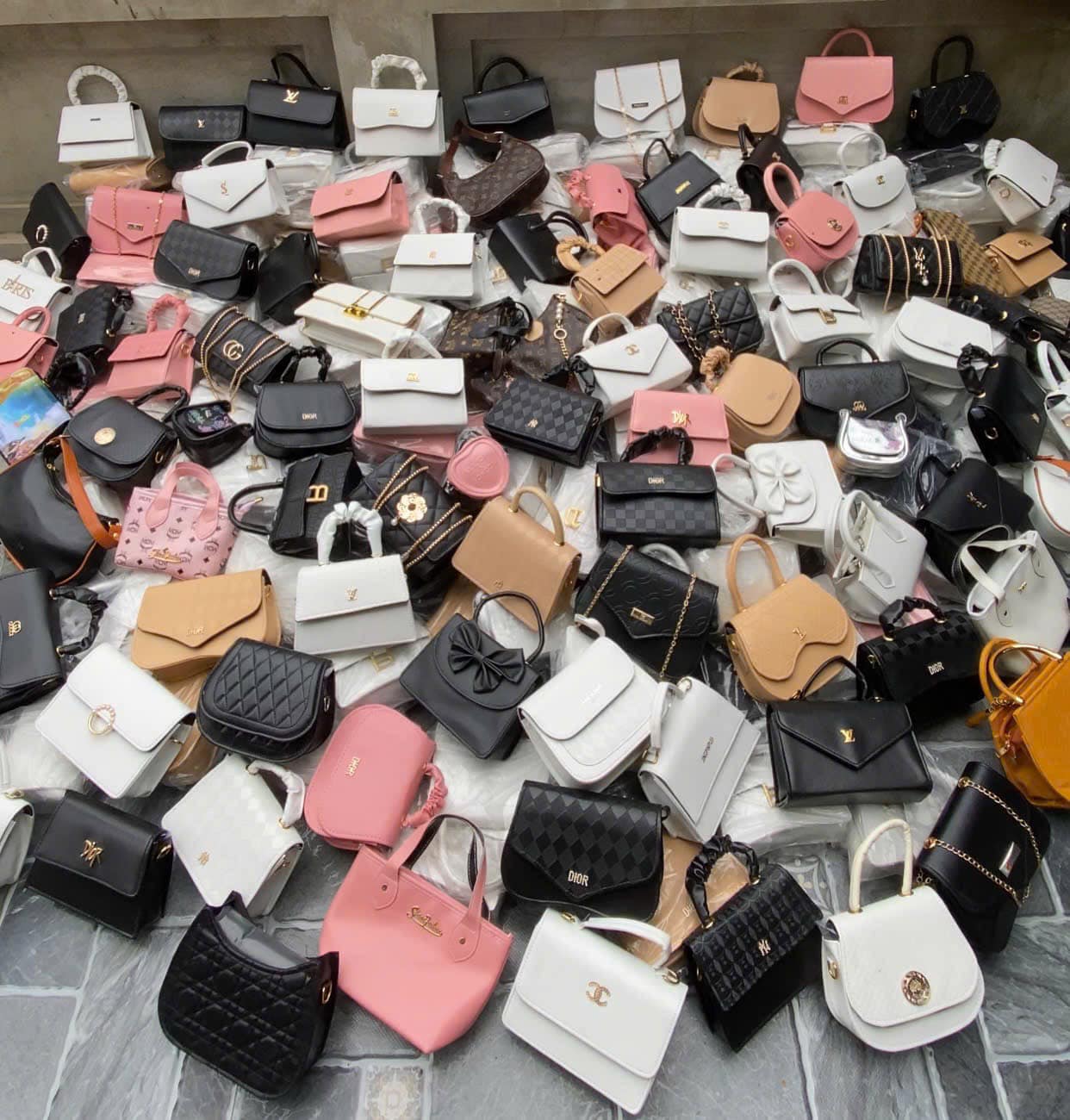 [☕️🇻🇳] OZ Coffee House 🥤 Top1Coffee ☕️ TIỆC GIÁNG SINH LÃNG MẠN CÓ “1 KHÔNG 2” TRÊN TẦNG THƯỢNG OZ
Nếu bạn không muốn bon chen đông đúc trong những dịp lễ, hãy đến vớ , shares-0✔️ , likes-2❤️️ , date-2024-11-07 03:10:47🇻🇳🇻🇳🇻🇳📰🆕