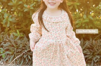 [🆕🇻🇳] La Peti BéBé – Đến La Petite BéBé để cùng con tạo nên điều kì diệu ba mẹ nhé!!! 🧑‍🧒❤️️👶⭐️ Se lạnh lẫn chút nắng
Em bé nhà La Peti Bé Bé lại xuống phố cùng với những set đồ vô cùng đáng yêu, xinh xắn mà lại độc quyền nhé
Mua váy mà được tặng cả á , shares-0✔️ , likes-4❤️️ , date-2024-11-21 20:05:15🇻🇳🇻🇳🇻🇳📰🆕