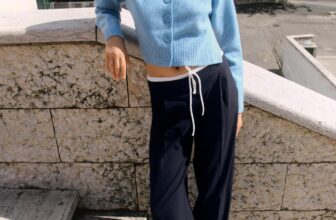 [???] V.I.C – XUẤT KHẨU – Hàng xuất khẩu có sẵn ? Top1Fashion ?  SOFT KNIT CARDIGANNhững ngày giao mùa với thời tiết bất ổn chẳng làm khó được chị em chúng mình khi diện chiếc áo len dáng ngắn thời thượng nhà Z.ara. Th , shares-0✔️ , likes-52❤️️ , date-2024-11-28 20:05:12????????