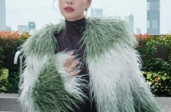 [???] Reina – Thiết kế & Thời trang  ? Top1Fashion ?  Muse in REINARA2426M   Saint Oversized Faux Fur Coat
RD2423BP Leesal Turtleneck Midi Dress
Color           Multicolor – Black Plum
—–
Visit REINA:
26 , shares-2✔️ , likes-5❤️️ , date-2024-11-28 15:35:07????????