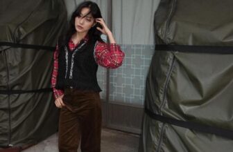 [???] V.I.C – XUẤT KHẨU – Hàng xuất khẩu có sẵn ? Top1Fashion ?  PRAYED KNIT VEST SWEATERÁo gile năm nay rất được ưa chuộng, đơn giản vì sự trẻ trung và độc đáo. Thêm một mã áo gile dạ tweed đảm bảo sẽ gây bão. Áo dáng , shares-0✔️ , likes-51❤️️ , date-2024-11-28 17:30:03????????