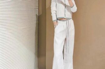 [???] ELIS Shop vnxk – 12 thiên hộ dương p1 Q. Gò vấp HCM  ? Top1Fashion ?  Quần linen z r 2 cạp hót rần rần
Chất linen muối tiêu dày đầm tay siêu đẹp vải qua xử lý không sợ nhăn màu
Đẹp!!!! Mặc lên hack dáng mỏi mòn lunMix đồ  , shares-0✔️ , likes-2❤️️ , date-2024-11-29 00:02:06????????