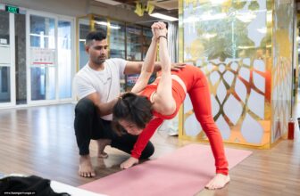 Hương Anh Fitness & Yoga  🧘Top1Yoga🧘   ĐỊNH TUYẾN ASANA KHÓA ĐÀO TẠO HLV YOGA 200H K114 | 𝐌𝐀𝐒𝐓𝐄𝐑 𝐑𝐀𝐕𝐈Asana là các bài tập thể chất trong yoga. Mỗi một tư thế Yoga … , shares-0✔️ , likes-13❤️️ , date-2024-11-18 16:38:25🇻🇳🇻🇳🇻🇳📰🆕