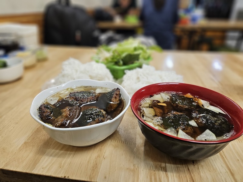 Quán bún chả ngon ở Hà Nội. Du lịch Hà Nội ăn bún chả ở đâu ngon?