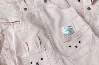 [🆕🇻🇳] ColorKids – Chuyên VNXK sỉ lẻ đồ cho bé 😎❤️️⭐️ Bán trước WEB H&M luôn nha. Yếm H&M thỏ xinh đẹp. Đẹp nhất luôn! Sang chảnh số 1. Hàng độc, hiếm. Có 1 không 2 ạ. Ngoài màu hồng đậm hơn e chụp. Ưn , shares-0✔️ , likes-2❤️️ , date-2020-10-29 16:39:54🇻🇳🇻🇳🇻🇳📰🆕