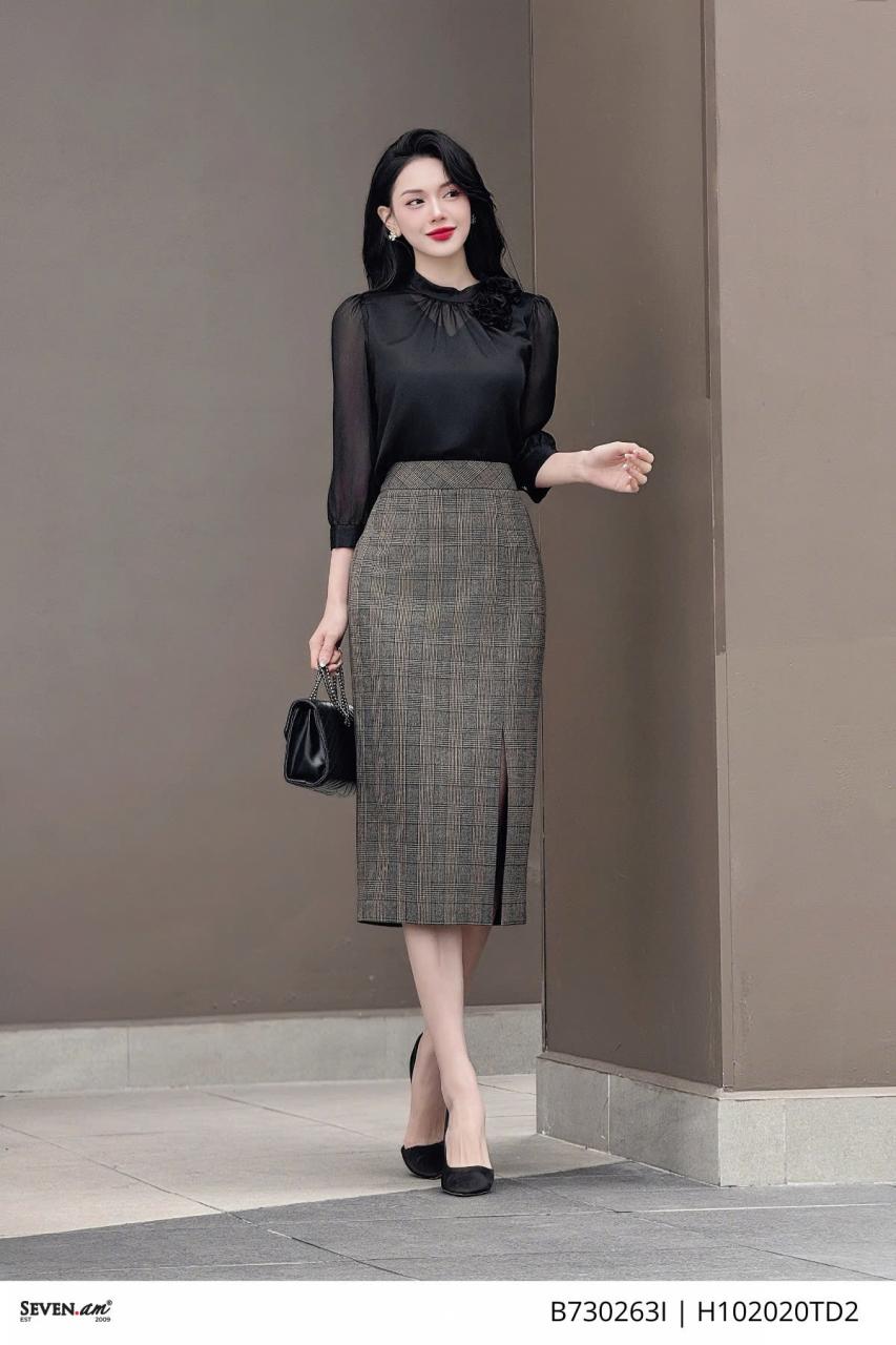 [🛒🇻🇳]Áo sơ mi tay dài tơ nhũ đen kèm hoa cổ thời trang nữ Seven.AM H102020TD2 – Seven.AM , SKU – – sevenam.vn 🇻🇳🛒Top1Shop🛒 🇻🇳Top1Vietnam🇻🇳 🛍🛒🇻🇳