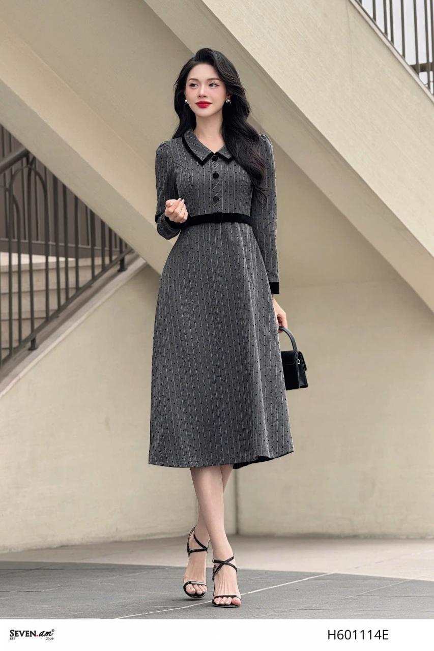 [🛒🇻🇳]Đầm sơ mi chéo mịn phối nhung ghi đen thời trang nữ Seven.AM H601114E – Seven.AM , SKU – – sevenam.vn 🇻🇳🛒Top1Shop🛒 🇻🇳Top1Vietnam🇻🇳 🛍🛒🇻🇳