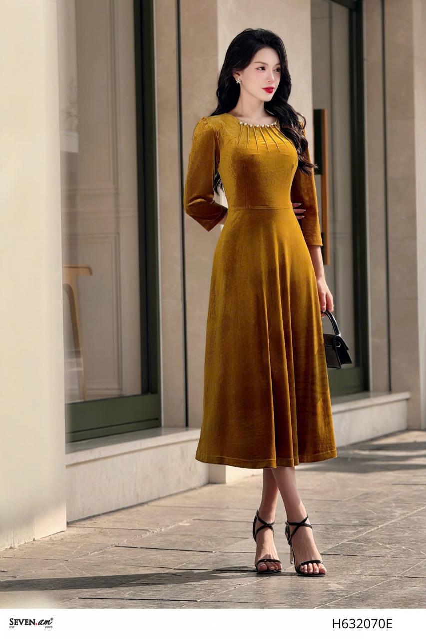 [🛒🇻🇳]Đầm xoè tay dài nhung vàng cổ tròn đính hạt thời trang nữ Seven.AM H632070E – Seven.AM , SKU – – sevenam.vn 🇻🇳🛒Top1Shop🛒 🇻🇳Top1Vietnam🇻🇳 🛍🛒🇻🇳