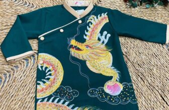 [🆕🇻🇳]  Phương Nguyễn Silk chuyên thiết kế áo dài trẻ em, áo dài mẹ & bé 🧑‍🧒❤️️👶⭐️ S. A. L. E MÃ ÁO CHƯA BAO GIỜ SALE TRONG LỊCH SỬ
Size 3: 1 cái ( 90cm, 13-14kg)
Size 4: 3 cái ( 100cm, 15-16kg)
7⃣9⃣0⃣k còn 3  , shares-0✔️ , likes-2❤️️ , date-2022-12-17 23:58:19🇻🇳🇻🇳🇻🇳📰🆕