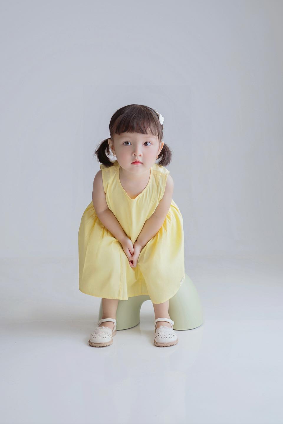 [🆕🇻🇳]  Carrot – Design for Girls – nhãn hiệu thời trang thiết kế dành cho bé gái từ tháng 01/2015 🧑‍🧒❤️️👶⭐️ Những chiếc đầm một màu là chất vải thô cotton signature của nhà Carrot đó mẹ ạ.
Mẫu vàng túi bèo hôm nay đã về đủ size rồi, mẹ đừng bỏ lỡ size bé nha!
, shares-0✔️ , likes-10❤️️ , date-2023-10-28 22:21:49🇻🇳🇻🇳🇻🇳📰🆕