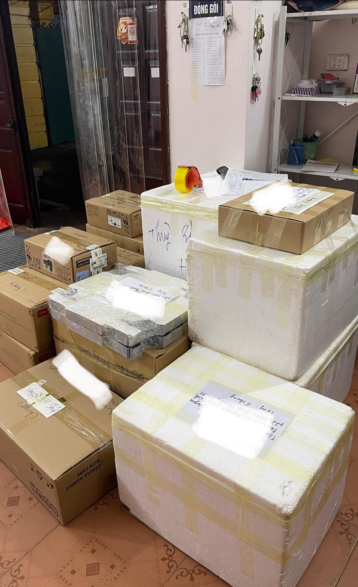 [🆕🇻🇳] Thạch Dừa Thô Tân Di – Chuyên cung cấp sỉ và lẻ thạch dừa ép khô Tân Di 🍔 Top1Food  🍜 E có 2 đơn khách bom ở miền Bắc
Sét thạch 2kg và 100g chia e pass 160k miễn shjp ạ
Chị em ai vớt hộ giúp e với ạ
Buôn bán lời k nhiêu mà mấy chị rãnh qu , shares-0✔️ , likes-2❤️️ , date-2024-10-25 03:10:08🇻🇳🇻🇳🇻🇳📰🆕