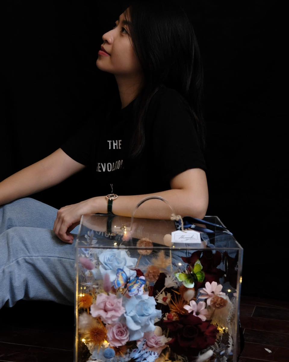 [☕️🇻🇳] Hạ An Corner – Trà – Bánh – Cafe – Piano 🥤 Top1Coffee ☕️ Tiệm Hoa nhà An, bạn nào ở Hà Nội ghé ủng hộ nhannn
𝐕𝐢̀ 𝐬𝐚𝐨 𝐥𝐚̀ 𝐦𝐨̣̂𝐭 đ𝐨̛𝐧 𝐯𝐢̣ 𝐜𝐮𝐧𝐠 𝐜𝐚̂́𝐩 𝐡𝐨𝐚 𝐭𝐮̛𝐨̛𝐢 𝐦𝐚̀ 𝐥𝐚̣𝐢 𝐜𝐮𝐧𝐠 𝐜𝐚̂́𝐩 𝐜𝐚̉ 𝐡𝐨𝐚 , shares-0✔️ , likes-6❤️️ , date-2024-09-18 22:56:11🇻🇳🇻🇳🇻🇳📰🆕