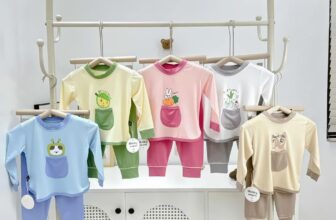 [🆕🇻🇳] Shop Mẹ Tôm – Chuyên Quần Áo Trẻ Em 🧑‍🧒❤️️👶⭐️  Hàng siêu đẹp – chất siêu thích CHÀO THU 2024
Sale #50% Giá #siêu_rẻ mua từ #2bộ_Miễn_Ship
Mua từ #3bộ_tặng_thêm_1bộ
Chất liệu 100% Thun cotton lạnh loạ , shares-8✔️ , likes-134❤️️ , date-2024-09-19 02:16:11🇻🇳🇻🇳🇻🇳📰🆕
