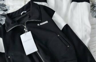 [🆕🇻🇳] Kho Sỉ Huy Hoàng Chuyên cung cấp các sản phẩm thời trang nữ 👕 Top1Fashion 👗  Khoác nỉ 2 da mặt nhung jisender tay sọc hót
Lt 128
, shares-0✔️ , likes-0❤️️ , date-2024-09-22 23:37:56🇻🇳🇻🇳🇻🇳📰🆕