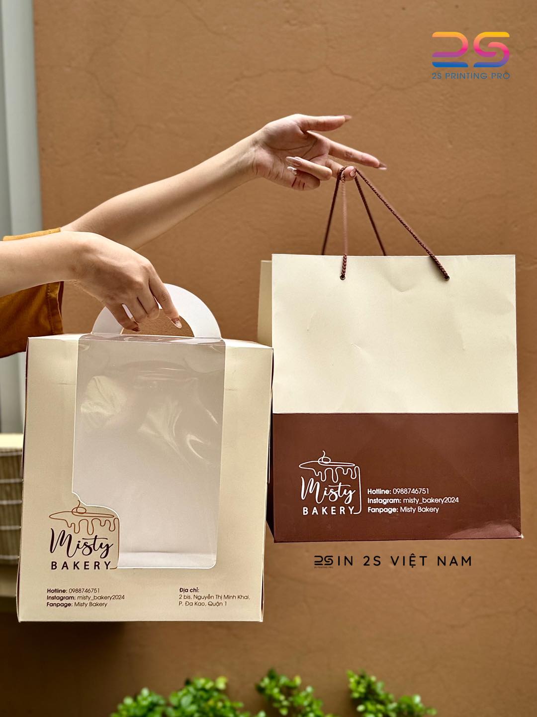 [🆕🇻🇳] In Hộp giấy, bao bì 2S – Thiết kế độc đáo, in ấn chuyên nghiệp mọi loại bao bì, vỏ hộp bánh 🎨 Top1Designs ✨   Bánh ngon thôi chưa đủ – Bảo quản chuẩn mới đẳng cấp! 
 In hộp bánh kem chất lượng cao, giữ trọn vẹn vị ngon và vẻ đẹp của từng chiếc bánh. Đừng để những  , shares-1✔️ , likes-15❤️️ , date-2024-09-24 17:35:29🇻🇳🇻🇳🇻🇳📰🆕