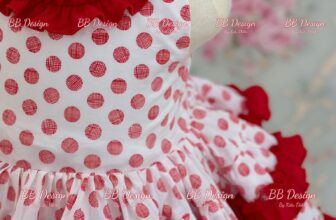 [🆕🇻🇳]  BB design – Chuyên đồ thiết kế dành cho mẹ và công chúa nhỏ 🧑‍🧒❤️️👶⭐️ Nhà e ôm được cây vải siêu xinh lạ mắt, form ngắn lộ chip bồng xoè như hình. Mẹ nào thích mặc dài tăng size giúp e.Đỏ xinh: #245xuuChất liệu: thô cott , shares-3✔️ , likes-40❤️️ , date-2024-09-28 23:31:16🇻🇳🇻🇳🇻🇳📰🆕