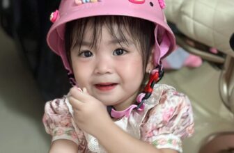 [🆕🇻🇳]  Quỳnh Boutique – Cửa hàng quần áo sơ sinh, trẻ em 🧑‍🧒❤️️👶⭐️ Mũ POC charm tên bé đang hot hit lắm nha các mom ơi
Mũ cưng ntn lại còn có charm theo tên của bé nữa ý Đội lại an toàn mà nhìn chắc đứa nào cũng thích
Siz , shares-5✔️ , likes-9❤️️ , date-2024-10-10 00:23:59🇻🇳🇻🇳🇻🇳📰🆕