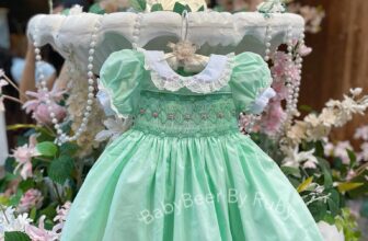 [???] BabyBeer Design ?‍?❤️️?⭐️ Dạo này ghiền smock quá các mom ạ!!! Ai thích thêu thùa tỷ mỉ thì về đội em nhé, màu này lạ vô cùng luônnnnnEm #freeship cho 10mom đầu hàng về chuyển kho , shares-0✔️ , likes-1❤️️ , date-2024-10-10 00:59:13????????