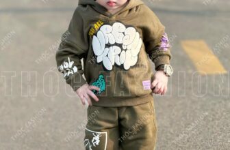 [🆕🇻🇳]  Thóc Fashion – Hàng VNXK thiết kế – REP 1:1 các hãng cho bé trai 🧑‍🧒❤️️👶⭐️ 𝐏𝐡𝐢𝐞̂𝐧 𝐛𝐚̉𝐧 𝐝𝐮𝐲 𝐧𝐡𝐚̂́𝐭….𝐊𝐡𝐨̂𝐧𝐠 𝐬𝐚̉𝐧 𝐱𝐮𝐚̂́𝐭 đ𝐚̣𝐢 𝐭𝐫𝐚̀
Đẹp – Độc – Lạ – được gói gọn trong mẫu hoodie nàyyyy
Đẹp từ chất vải full bộ nỉ bông tới hình in  , shares-3✔️ , likes-295❤️️ , date-2024-10-16 18:19:15🇻🇳🇻🇳🇻🇳📰🆕