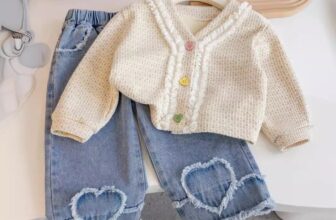 [🆕🇻🇳]  Cơm Tấm – Chuyên các sản phẩm cho bé 🧑‍🧒❤️️👶⭐️ Set gồm quần và áo xinh quá khách ơi, mẹ khỏi đau đầu phối gì nữa
Hàng Quảng Châu, size 90-130 ạ
Giá 350k/set
Lẻ: Quần 160k, áo 200k
, shares-0✔️ , likes-2❤️️ , date-2024-10-19 18:49:51🇻🇳🇻🇳🇻🇳📰🆕