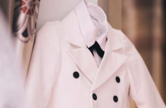 [🆕🇻🇳] TikTak House – Thời trang thiết kế cho bé 🧑‍🧒❤️️👶⭐️ Set vest trắng tinh 6 khuy được chụp feedback từ khách hàng của Tiktak House ạ.
Đợi đến ngày là cho trai cưng lên đồ thôi.
Shop vẫn có size từ 8-29kg ạ , shares-0✔️ , likes-4❤️️ , date-2024-10-20 21:59:54🇻🇳🇻🇳🇻🇳📰🆕