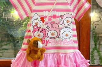 [🆕🇻🇳] Mermaid Kids  (Nàng tiên cá nhỏ)- Thời trang cao cấp cho bé 🧑‍🧒❤️️👶⭐️ Váy kẻ hồng capy bara
Tặng túi Gấu Capy nâu xịn sò nhất
Xuất sắc – Fan của đội trưởng Capy mạnh lắm – nhìn là chốt liền – chiếc váy đáng tiền nhất mà sho , shares-0✔️ , likes-5❤️️ , date-2024-10-28 21:11:01🇻🇳🇻🇳🇻🇳📰🆕