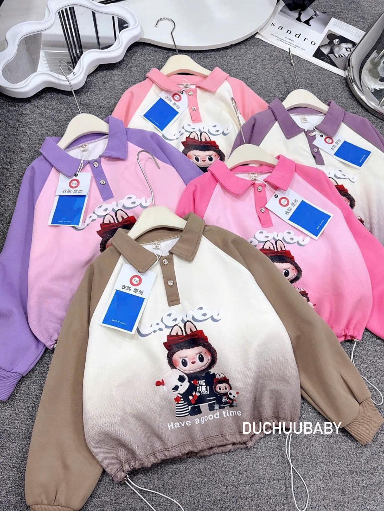 [🆕🇻🇳]  ĐỨC HỮU BABY – Chuyên buôn bán áo quần trẻ em 🧑‍🧒❤️️👶⭐️ Polo nữ xinh quá ! Hình #Labubu cưng xỉu
#DucHuuBaby
, shares-0✔️ , likes-1❤️️ , date-2024-11-06 00:20:53🇻🇳🇻🇳🇻🇳📰🆕