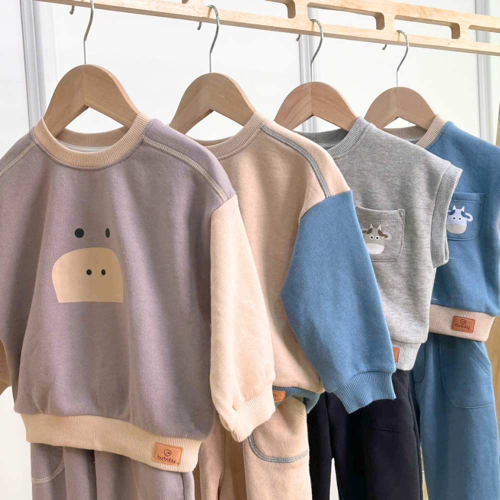 [🆕🇻🇳] BU Corner là Đại lý chính thức của BU Baby 😎❤️️⭐️ Nỉ dày ấm áp  Sẵn sàng đón đông
Đông đến mẹ cứ sắm vài bộ nỉ là đảm bảo ấm lắm nha. Bên trong mặc thêm áo giữ nhiệt thì còn lo gì cái lạnh nữa ạ!!
Mẹ IB , shares-1✔️ , likes-33❤️️ , date-2024-10-29 18:00:09🇻🇳🇻🇳🇻🇳📰🆕