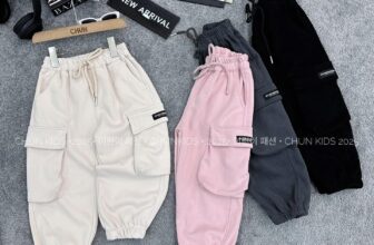 [🆕🇻🇳]  CHUNKids.vn – (Chun Kids )-Cửa hàng quần áo sơ sinh & trẻ em 🧑‍🧒❤️️👶⭐️ Quần nỉ Hàn túi hôp size đại hiếm có khó tìm được giá tốt như hiện tại luôn..
Chất liệu nỉ Hàn dày dặn( KHÔNG LÓT LÔNG)
Đủ size 18kg đến 28kg
Áo cổ len h , shares-0✔️ , likes-19❤️️ , date-2024-11-02 01:33:15🇻🇳🇻🇳🇻🇳📰🆕