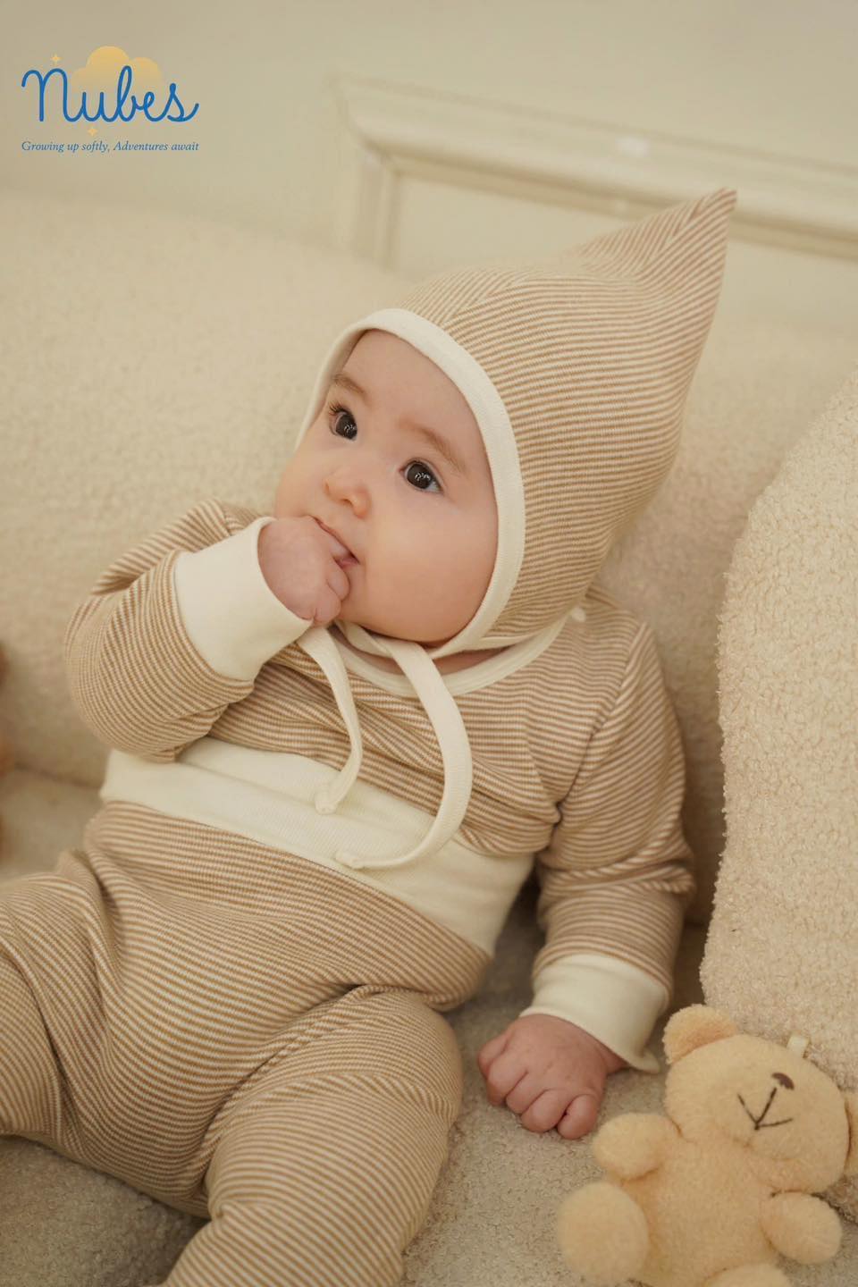 [🆕🇻🇳]  BABY BORN – Chuyên đồ sơ sinh cao cấp chính hãng Nous Bu Chaang Lapomme 🧑‍🧒❤️️👶⭐️ Nubes – Với những thiết kế nhẹ nhàng, mềm mại, chỉn chu trong từng chi tiết nhỏ, chất vải thì siêu đẹp.
Giá lại quá rẻ cho một set đồ chuẩn hãng xịn xò
, shares-0✔️ , likes-0❤️️ , date-2024-10-30 18:11:39🇻🇳🇻🇳🇻🇳📰🆕