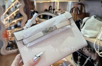 [🆕🇻🇳] Bảo Yến Store – CHUYÊN TÚI XÁCH XUẤT DƯ, SUPER VIP, SIÊU CẤP🛍️🛍️🛍️ 👕 Top1Fashion 👗  Bản ngang Sz 22 tag bạc đủ màu hottt : trắng – đen – kaki
bản 2 dây: 1 dây xích + 1 dây da đeo chéo ạ
, shares-0✔️ , likes-7❤️️ , date-2024-11-01 04:44:48🇻🇳🇻🇳🇻🇳📰🆕