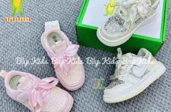 [🆕🇻🇳] BẮP KIDS – Chuyên cung cấp đồ sơ sinh cao cấp, sỉ lẻ toàn quốc : quần áo, bình sữa 🧑‍🧒❤️️👶⭐️  NEW ARRIVAL
Bắp Về mẫu giầy mới cực HOT sành điệu cho các bé đây
Giầy mềm, nhẹ ôm gọn chân bé, phần đế cao mềm và êm chân
Thiết kế kiểu dáng thể tha , shares-0✔️ , likes-4❤️️ , date-2024-11-02 15:30:26🇻🇳🇻🇳🇻🇳📰🆕