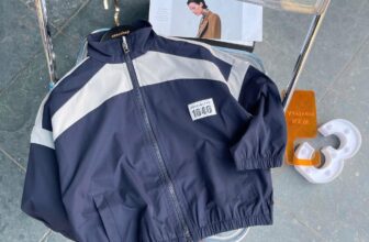 [🆕🇻🇳] Kemy Kids 😎❤️️⭐️ Kemy về thêm áo khoác gió cho các bé iu ạ
Áo khoác gió 2 lớp
Size: 100-140
————————
KEMY KIDS
Địa chỉ: 17 Ngô Thì Nhậm, Hà Đông, Hà Nội
Liên hệ: 09 , shares-0✔️ , likes-0❤️️ , date-2024-11-02 18:18:46🇻🇳🇻🇳🇻🇳📰🆕