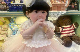 [🆕🇻🇳] Bống BéBé – Chuyên Order QC Hàn 🧑‍🧒❤️️👶⭐️ Chiếc váy sao bao mùa vẫn hot hít
Nhìn thui cũng đủ mê rùi
E có may thêm bảng dài tay ạ#370k/ set váy+ yếm
#250k/ váyBảng size tham khảo
S: 7-9kg
M:  , shares-0✔️ , likes-1❤️️ , date-2024-11-01 19:00:41🇻🇳🇻🇳🇻🇳📰🆕