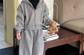 [🆕🇻🇳]  Tiệm Nhà Sam – Chuyên đồ trẻ em Style Hàn – Chuyên đồ trẻ em QCCC 🧑‍🧒❤️️👶⭐️ Set này hàng về xinh xuất sắc, xứng đáng chốt đơn các mẹ ơi
Sz: 90-150
#hangorder
, shares-0✔️ , likes-7❤️️ , date-2024-11-02 18:39:16🇻🇳🇻🇳🇻🇳📰🆕