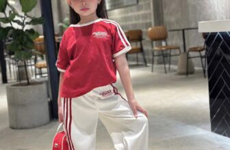 [🆕🇻🇳] Váy Tutu – Chuyên thời trang trẻ em 🧑‍🧒❤️️👶⭐️ Mẩu lên lại xinh e gom tiếp ạ Set Bloodd siêu hot cả nhà ơi, e thề set này ko mua là hơi phí, đẹp từ form đến chất
Em có cả mẹ con nha, mua 2 set em #Free , shares-0✔️ , likes-6❤️️ , date-2024-11-02 22:06:24🇻🇳🇻🇳🇻🇳📰🆕