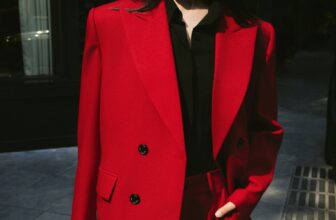 [???] Reina – Thiết kế & Thời trang  ? Top1Fashion ?  𝐑𝐞𝐟𝐢𝐧𝐞𝐝 𝐁𝐨𝐥𝐝𝐧𝐞𝐬𝐬Để tinh thể đá được định hình hoàn hảo và đạt được độ trong suốt tuyệt đối, quá trình nguội dần cần đến hàng tỷ năm trong lòng đất. Từ th , shares-0✔️ , likes-2❤️️ , date-2024-12-27 02:59:31????????