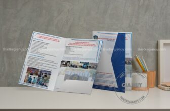 [???] In ấn GIA HUY – chuyên thiết kế & in ấn các ấn phẩm chuyên nghiệp ? Top1Designs ✨  IN FOLDER – BÌA KẸP HỒ SƠ
Folder hay bìa kẹp hồ sơ là tờ bìa gấp đôi dán tay gấp để kẹp tài liệu dùng trong nội bộ hay khi giao dịch với khách hàng bao gồm , shares-0✔️ , likes-0❤️️ , date-2024-11-05 17:29:04????????